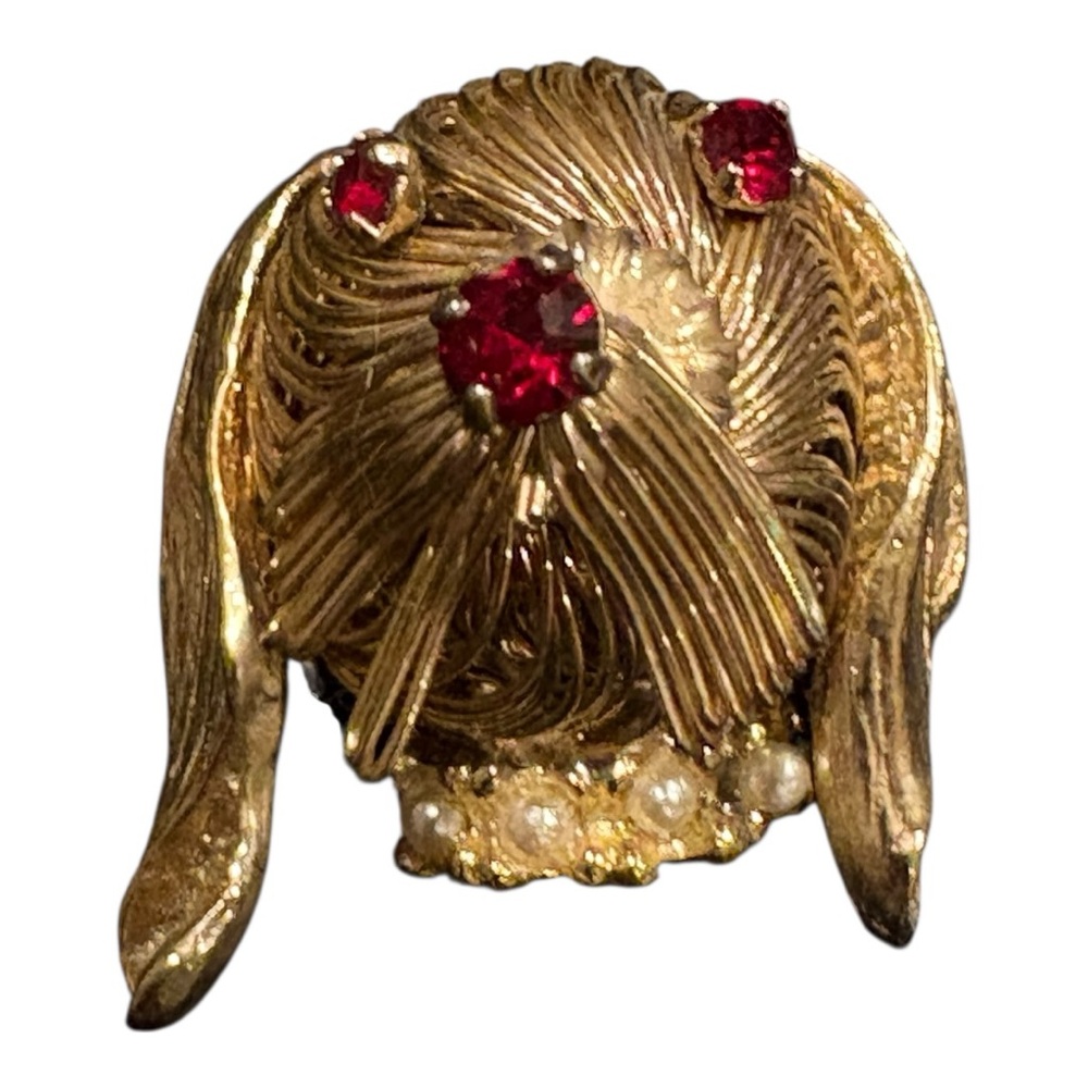 Vintage Gold-Tone Dog Brooch with Red Rhinestones and Faux Pearl Collar J19